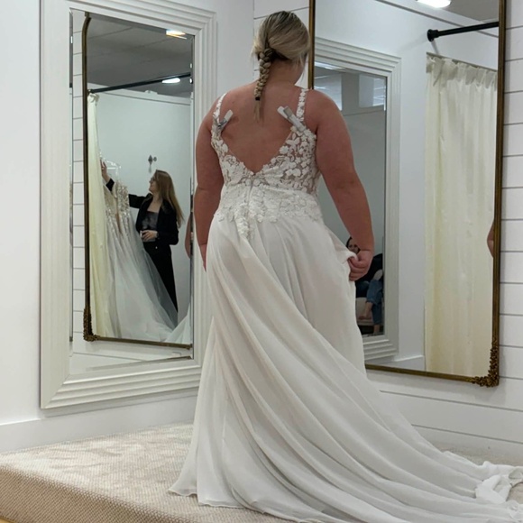 NWT Wedding Dress Rebecca Ingram - Picture 5 of 8